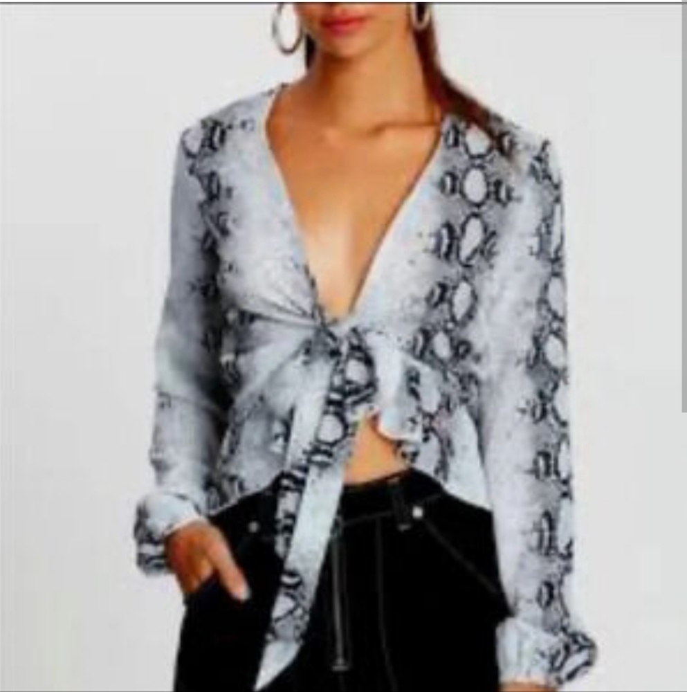 Fairy whimsy Boho Missguided Snake Print Tie Front Ruffle Hem Blouse NWT Sz 8